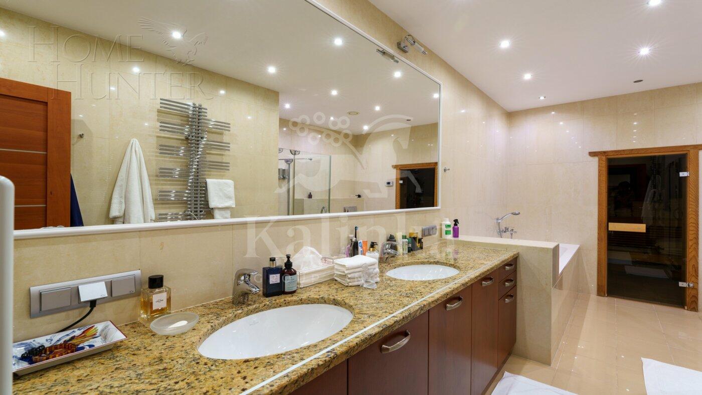 5-КОМН. КВАРТИРА С ОТДЕЛКОЙ 204.2 М² НА 3 ЭТАЖЕ