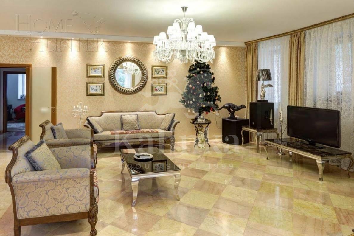 2-этажный коттедж 900 м² с отделкой