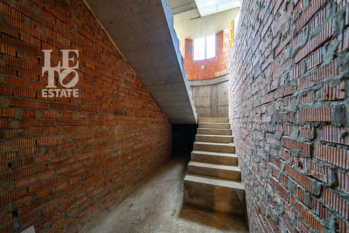 2-этажный коттедж 460 м² без отделки