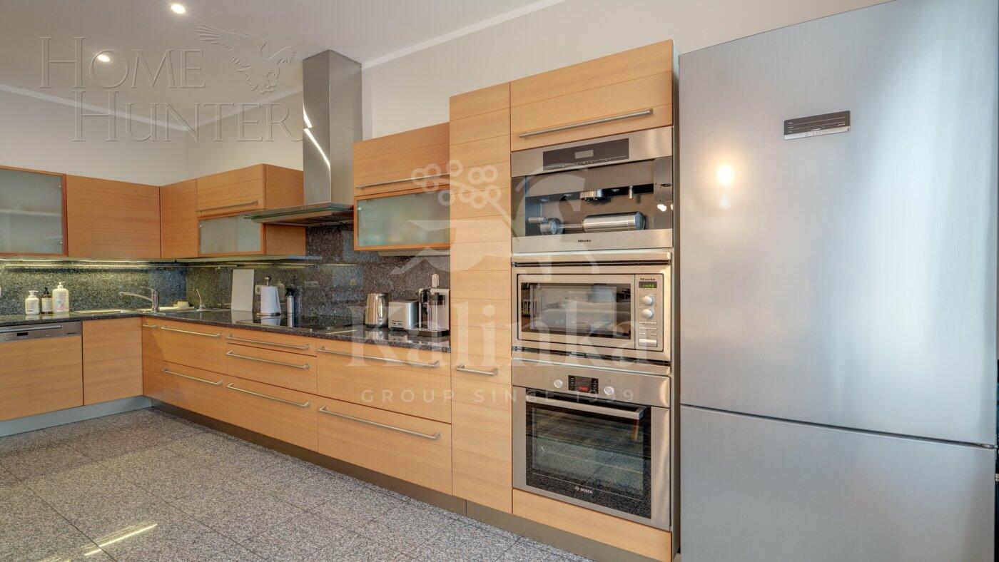 5-КОМН. КВАРТИРА С ОТДЕЛКОЙ 204.2 М² НА 3 ЭТАЖЕ