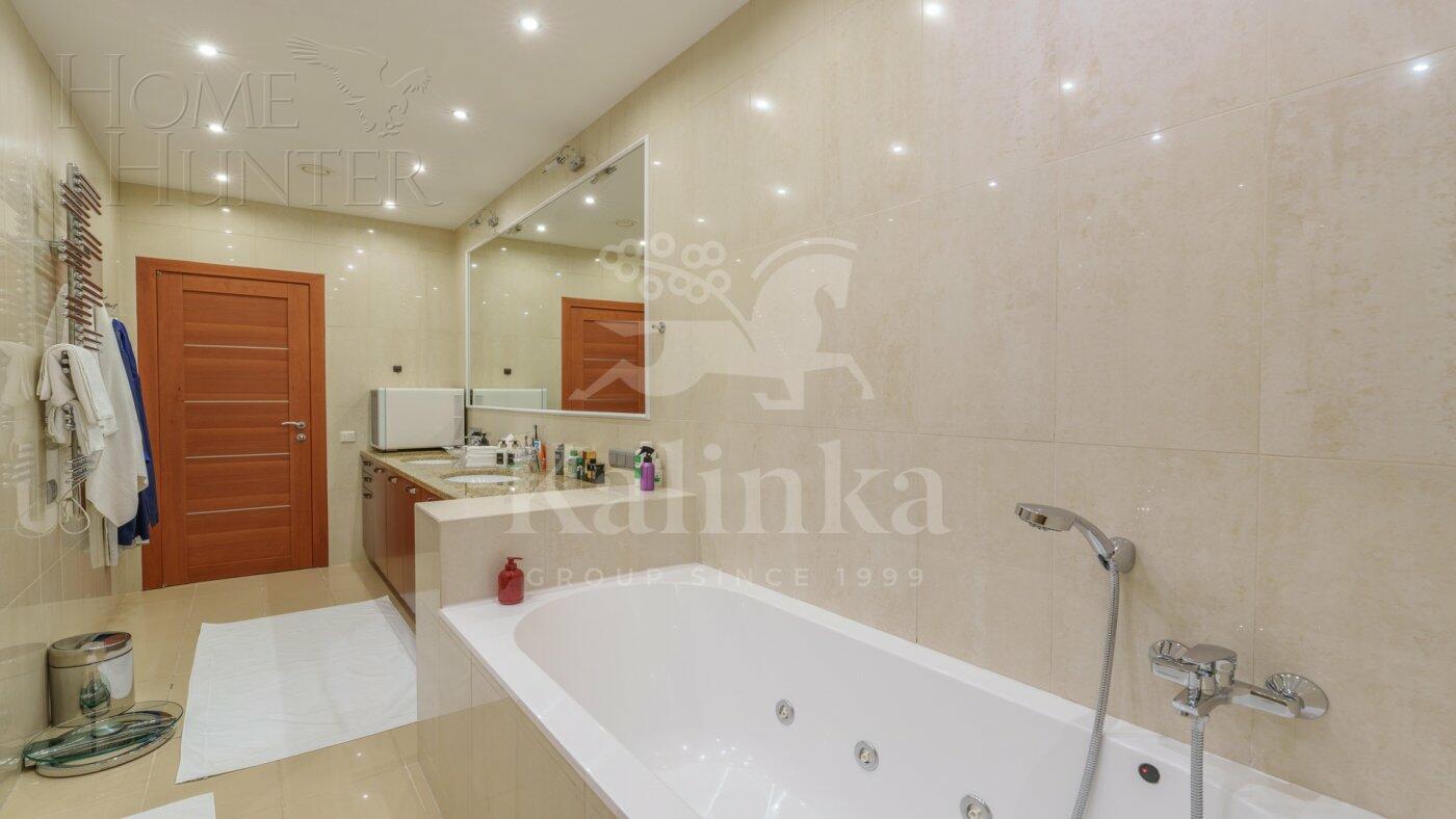 5-КОМН. КВАРТИРА С ОТДЕЛКОЙ 204.2 М² НА 3 ЭТАЖЕ