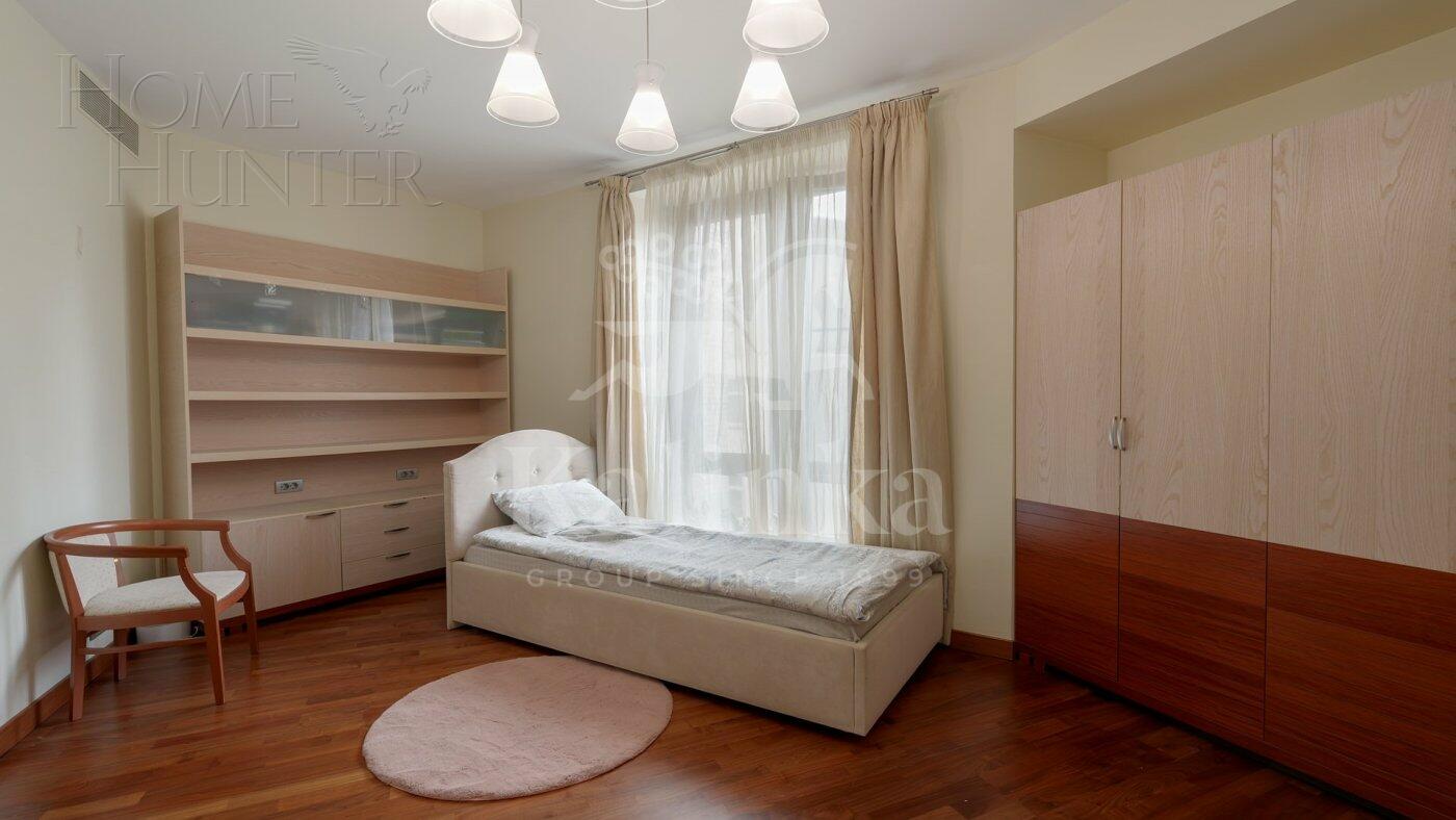 5-КОМН. КВАРТИРА С ОТДЕЛКОЙ 232.5 М² НА 3 ЭТАЖЕ