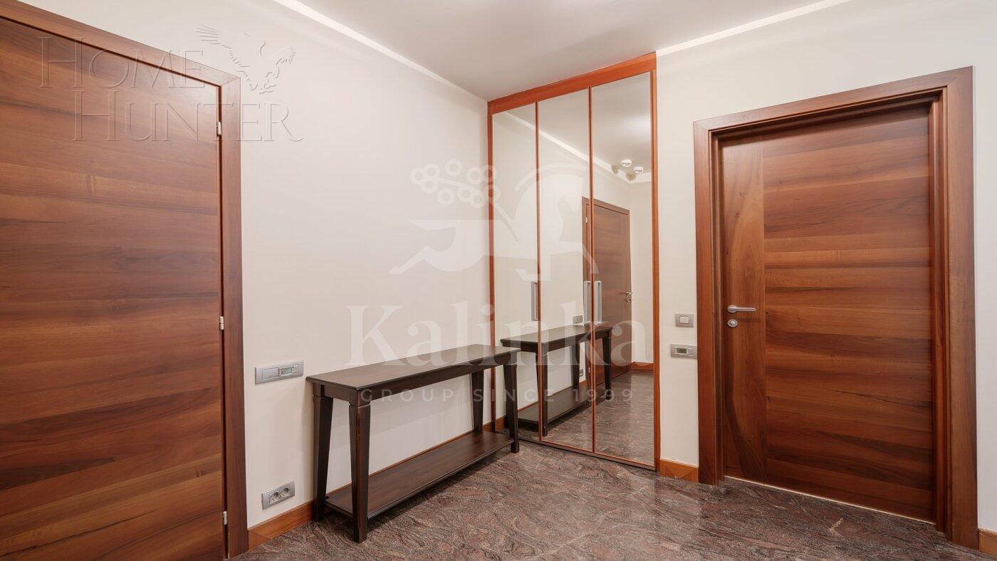 5-КОМН. КВАРТИРА С ОТДЕЛКОЙ 232.5 М² НА 3 ЭТАЖЕ