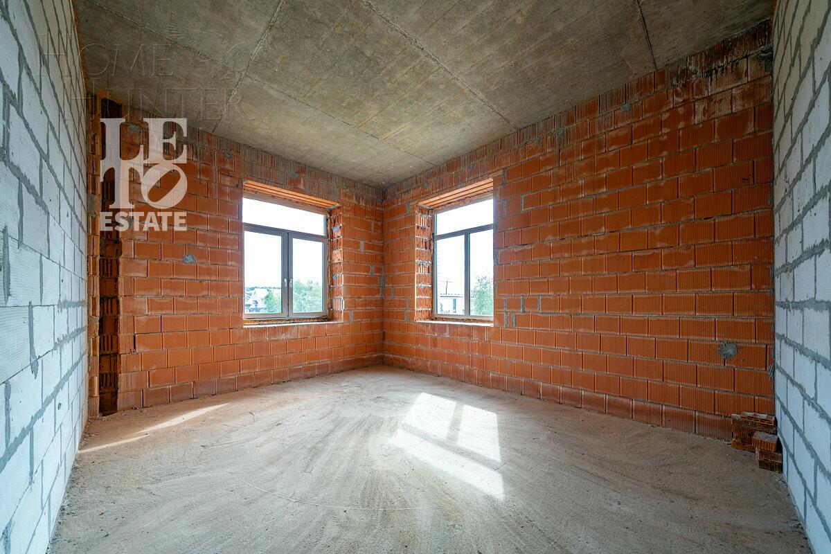 2-этажный коттедж 460 м² без отделки