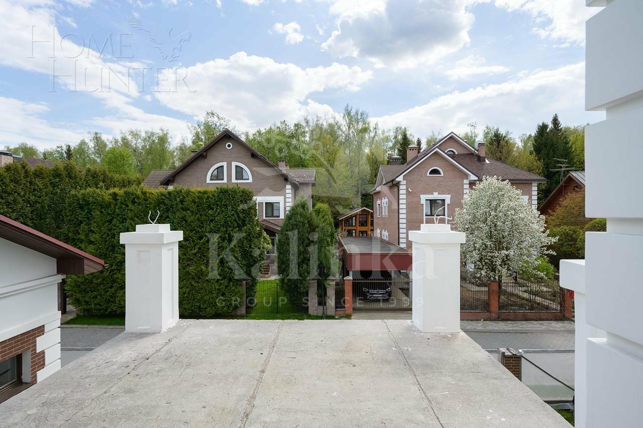 3-этажный коттедж 501.7 м² без отделки