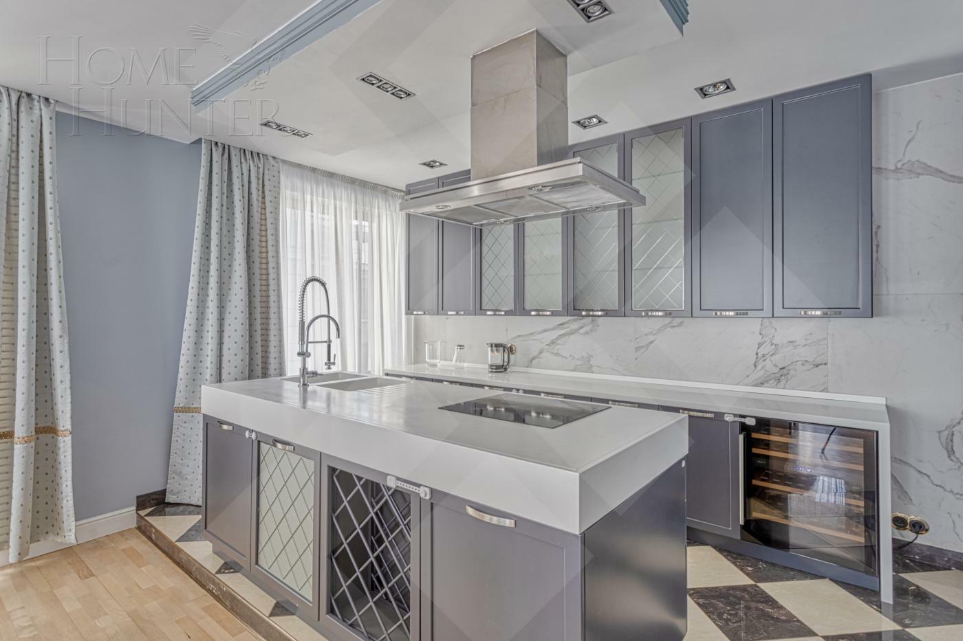 3-КОМН. КВАРТИРА С ОТДЕЛКОЙ 135 М² НА 3 ЭТАЖЕ