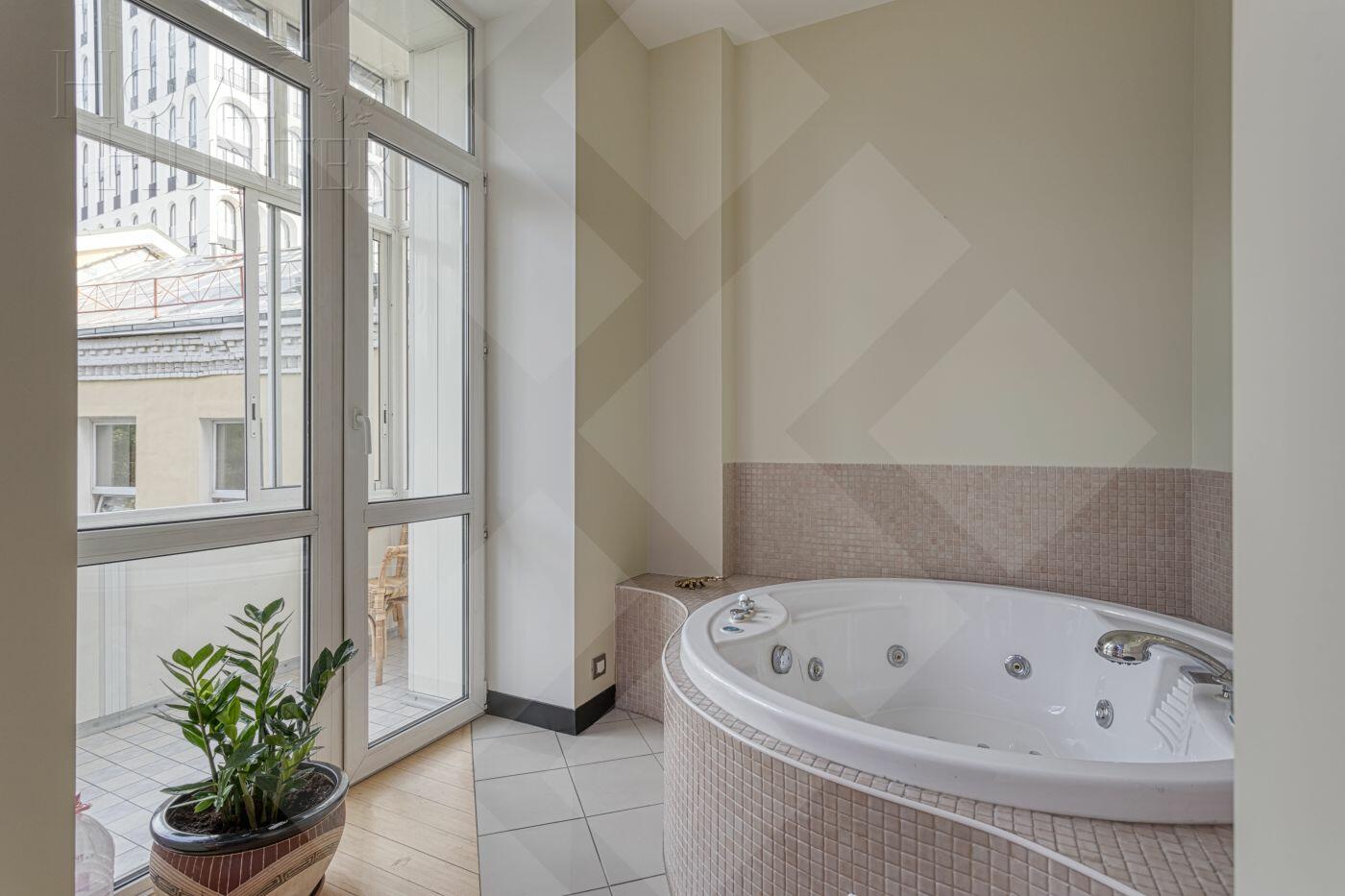 2-КОМН. КВАРТИРА С ОТДЕЛКОЙ 77 М² НА 4 ЭТАЖЕ