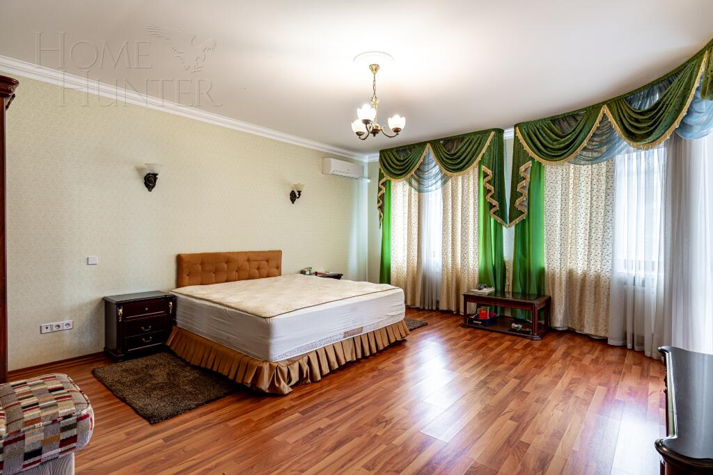 3-этажный таунхаус 270 м² с отделкой