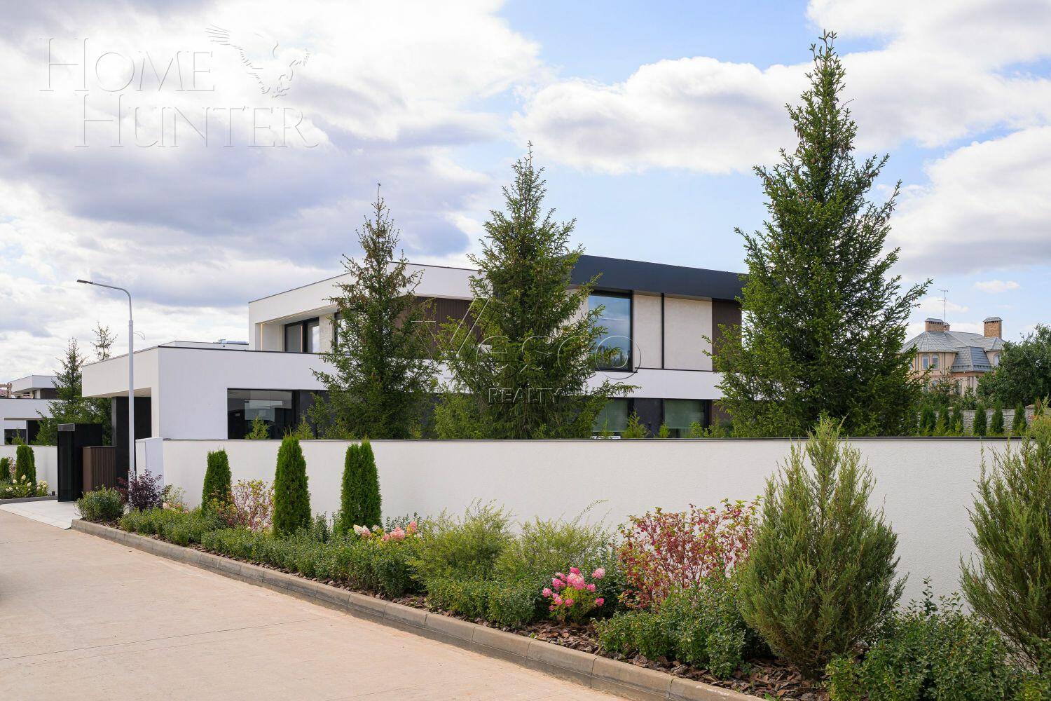 2-этажный коттедж 550 м² без отделки