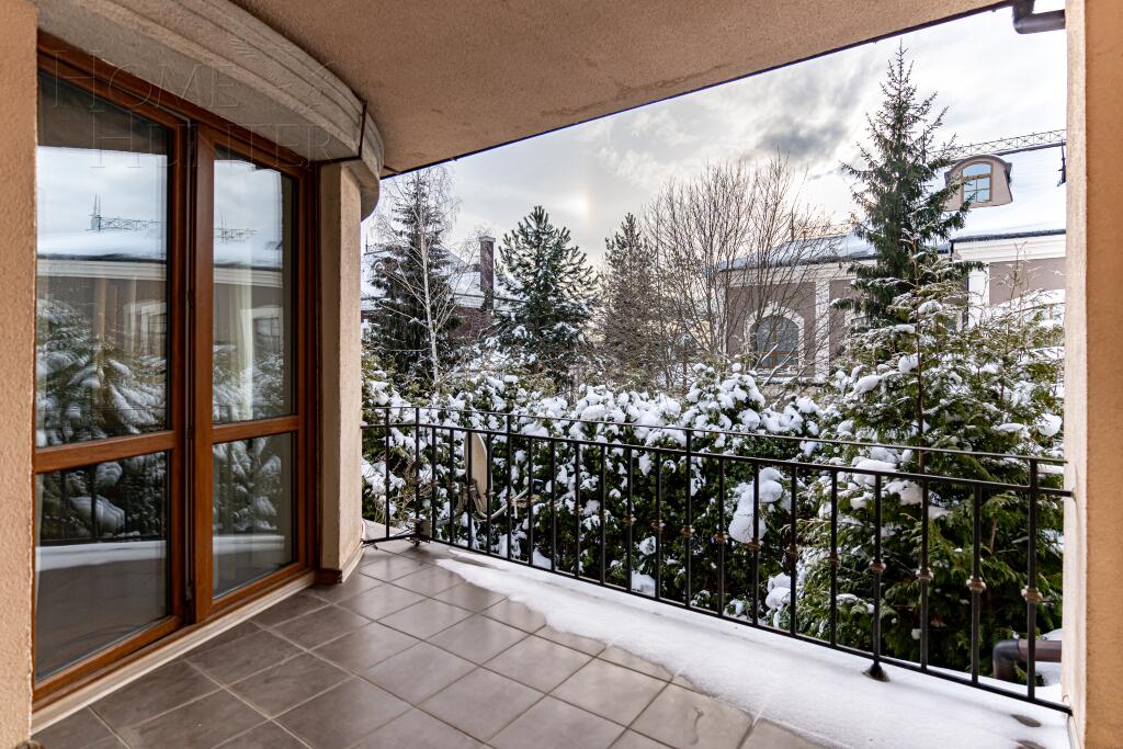 3-этажный таунхаус 270 м² с отделкой