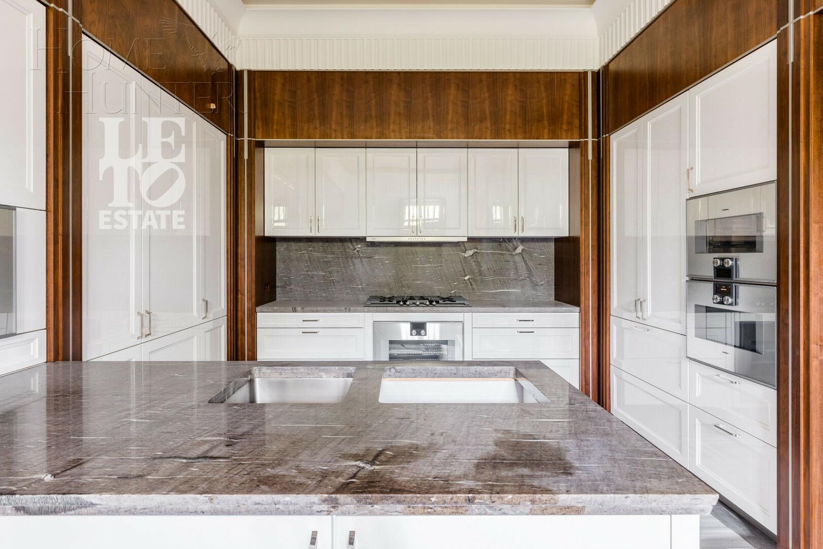 2-этажный коттедж 1 244 м² с отделкой