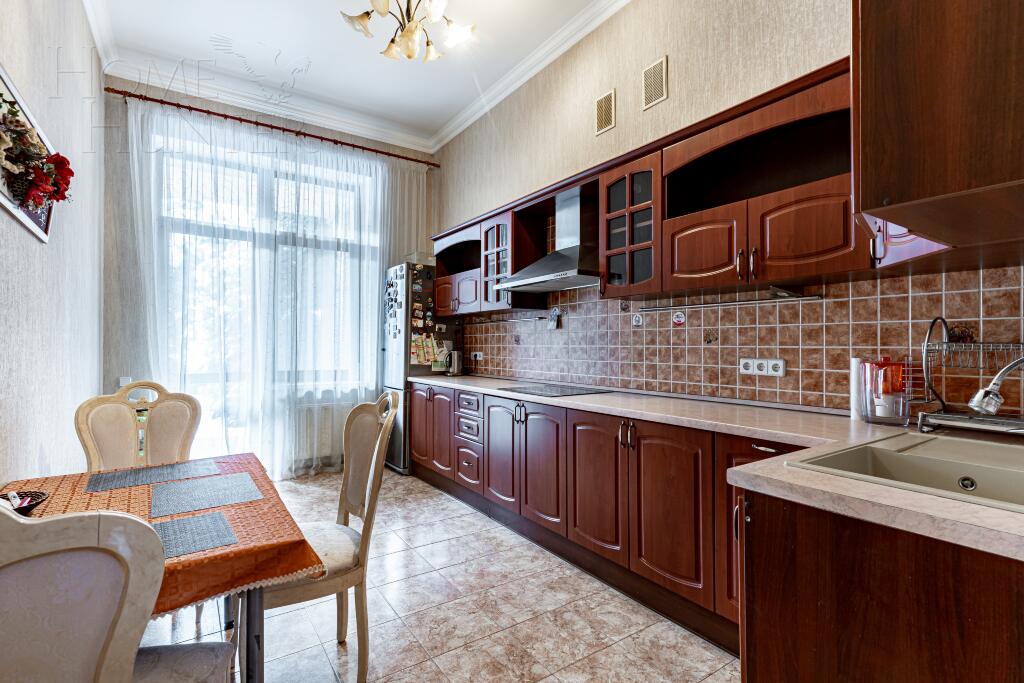 3-этажный таунхаус 270 м² с отделкой