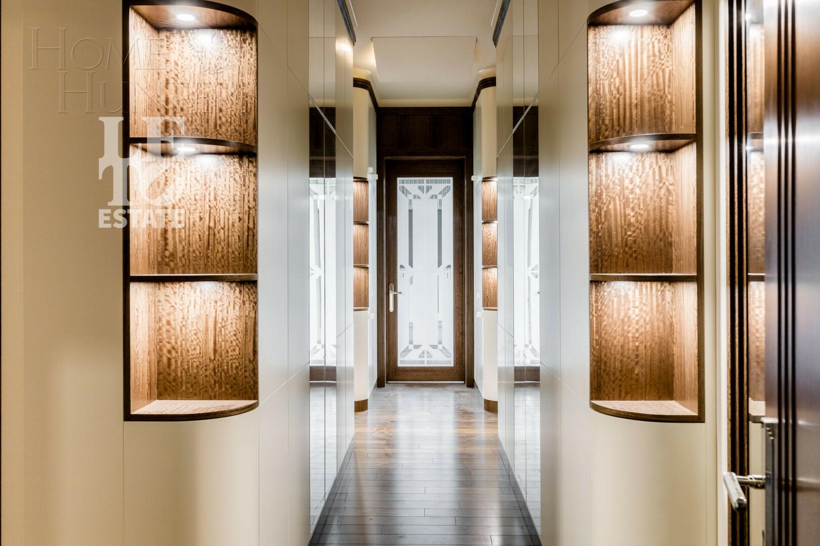 2-этажный коттедж 1 244 м² с отделкой