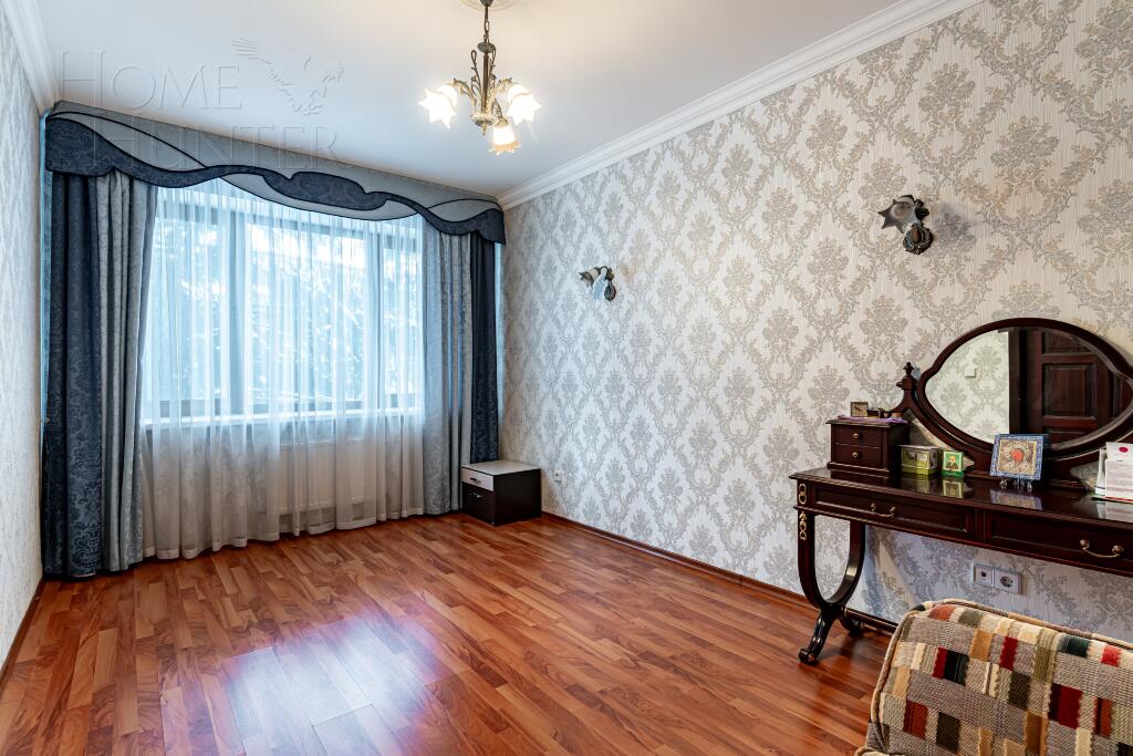 3-этажный таунхаус 270 м² с отделкой