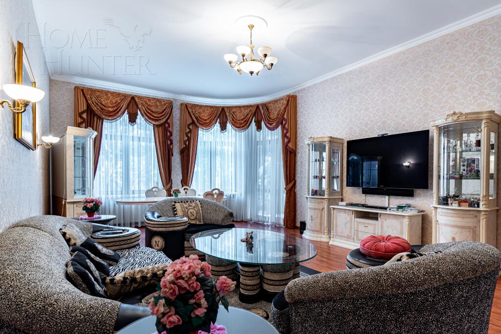 3-этажный таунхаус 270 м² с отделкой