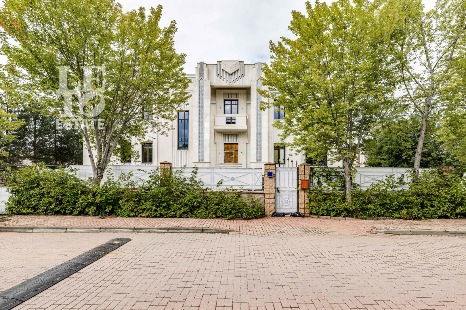 2-этажный коттедж 1 244 м² с отделкой