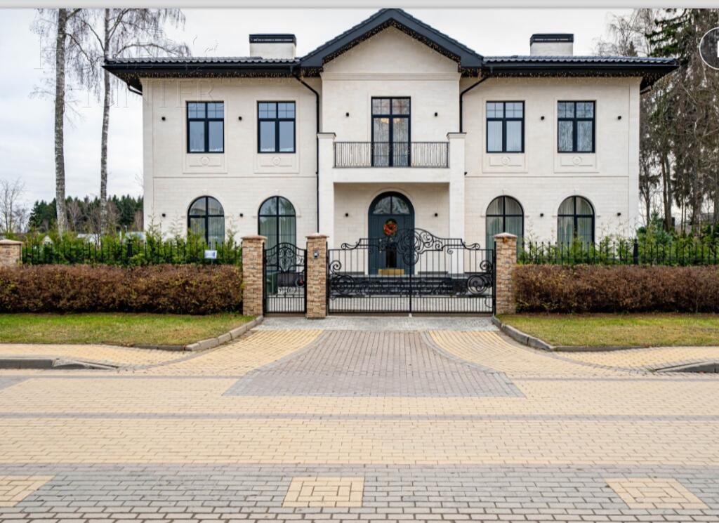 2-этажный коттедж 490 м² с отделкой