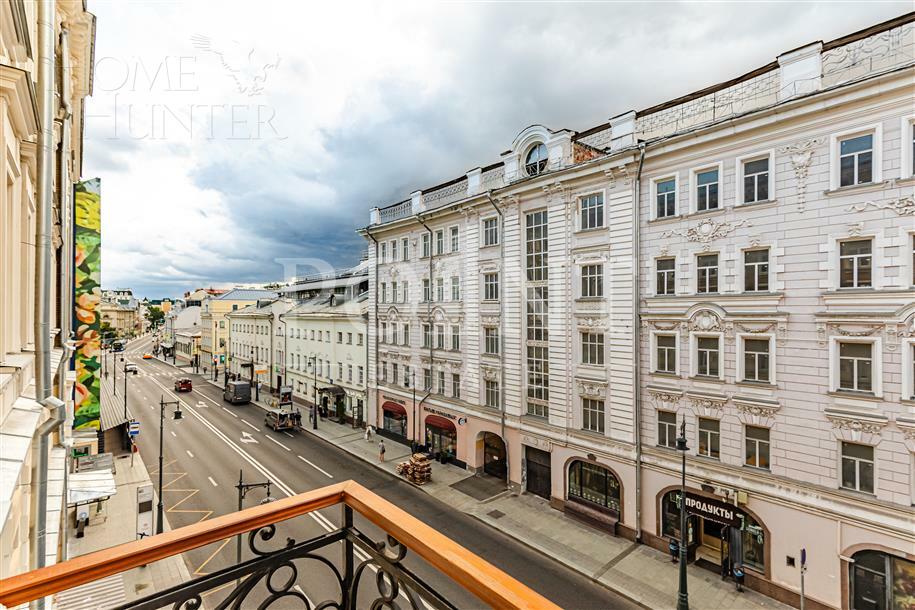 6-КОМН. КВАРТИРА С ОТДЕЛКОЙ 303 М² НА 3 ЭТАЖЕ