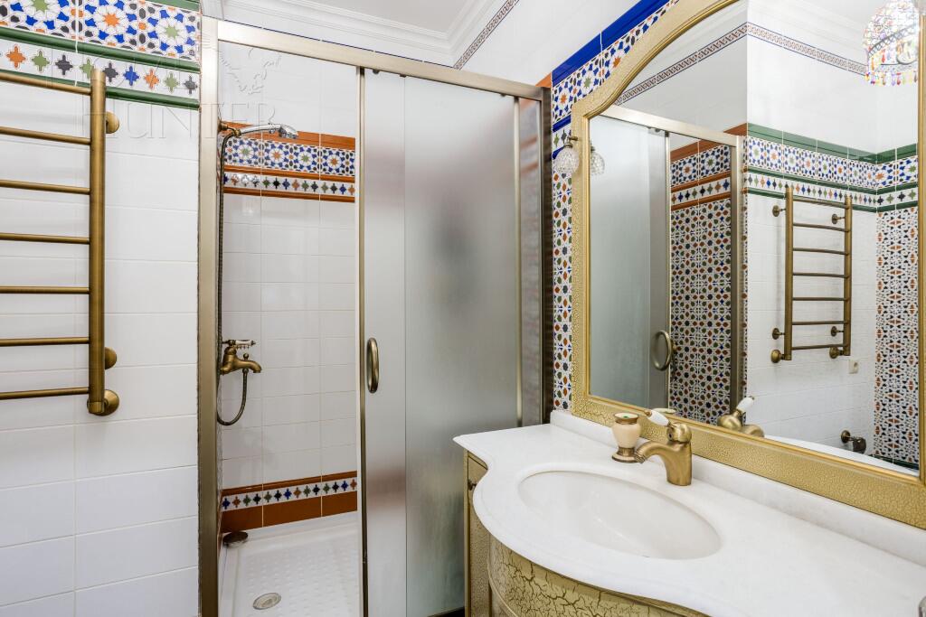 2-этажный таунхаус 390 м² с отделкой