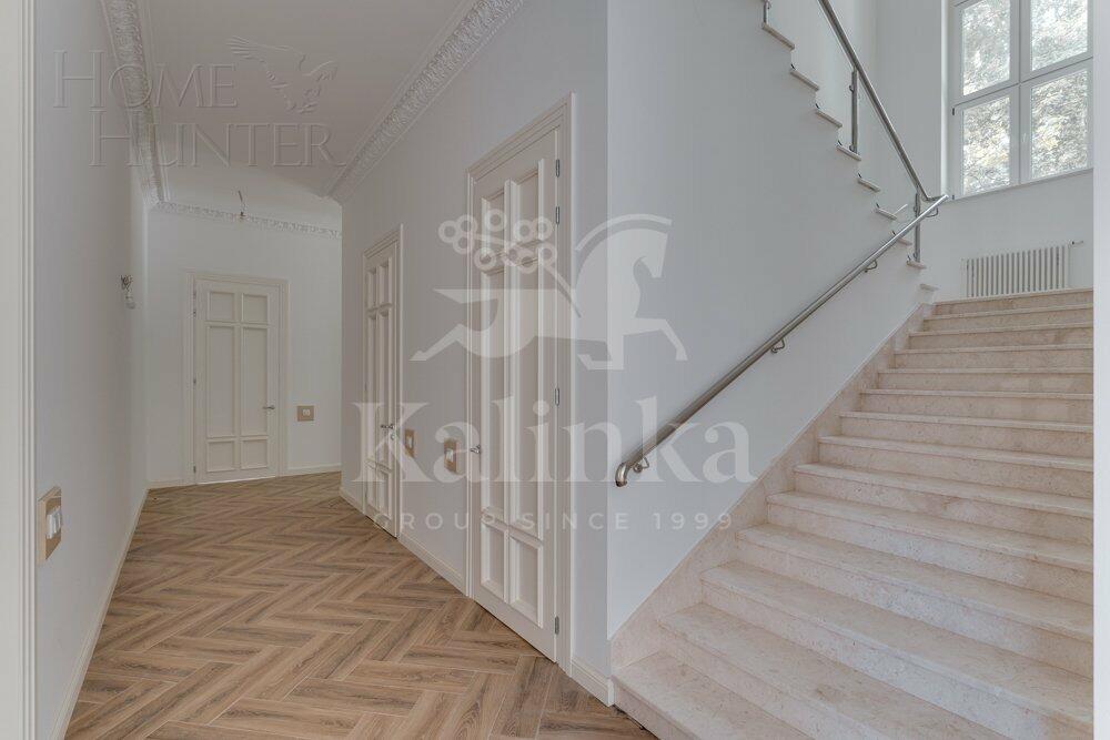 2-этажный коттедж 660 м² с отделкой