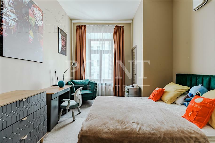 6-КОМН. КВАРТИРА С ОТДЕЛКОЙ 303 М² НА 3 ЭТАЖЕ