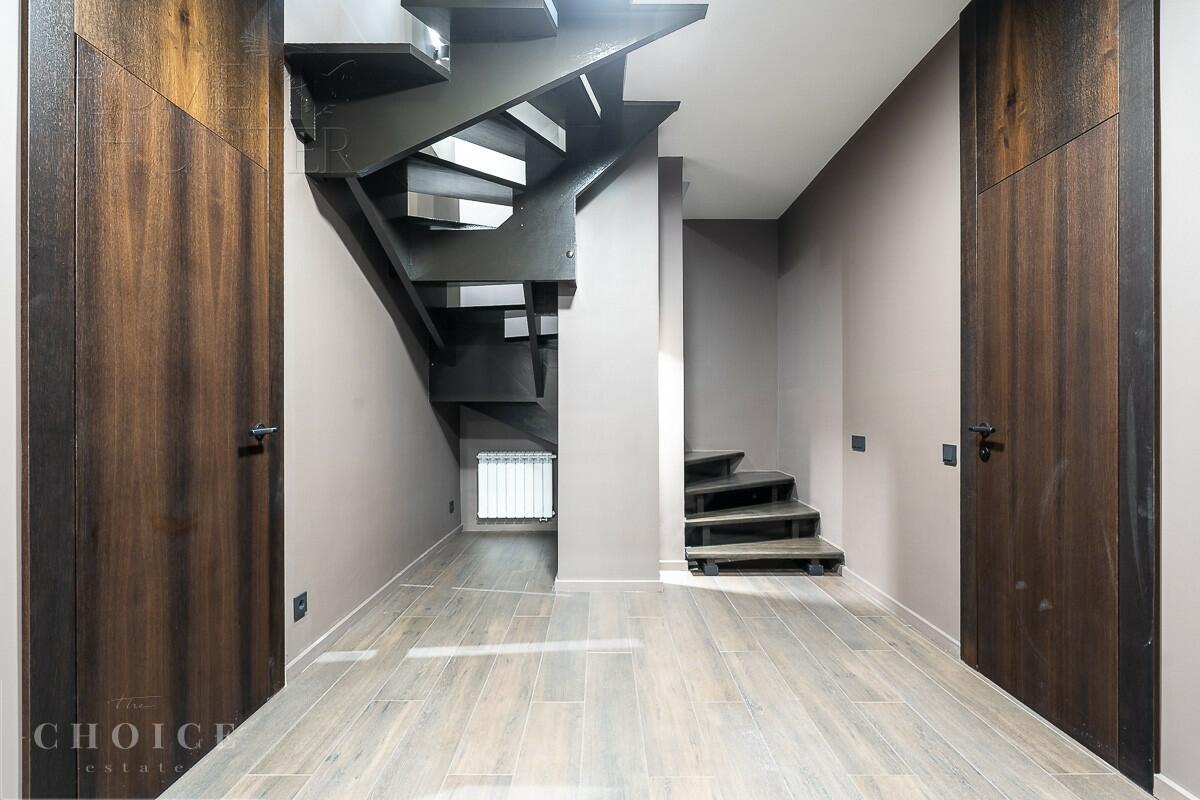 2-этажный таунхаус 400 м² с отделкой