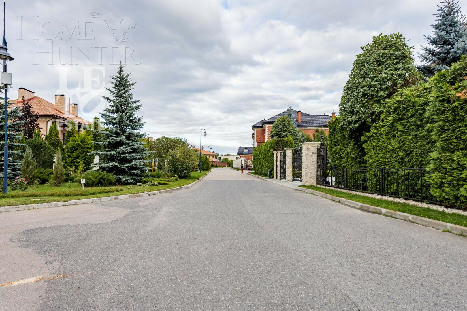 2-этажный коттедж 1 327 м² с отделкой