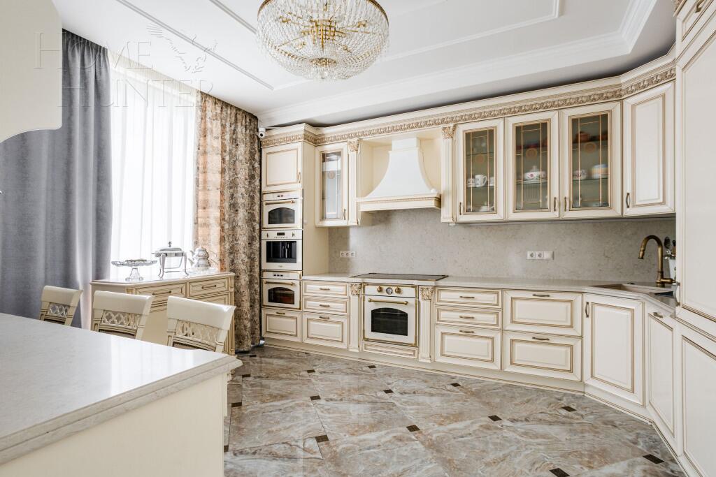 2-этажный таунхаус 390 м² с отделкой