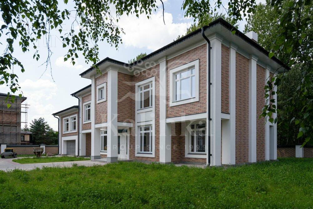 2-этажный коттедж 660 м² с отделкой