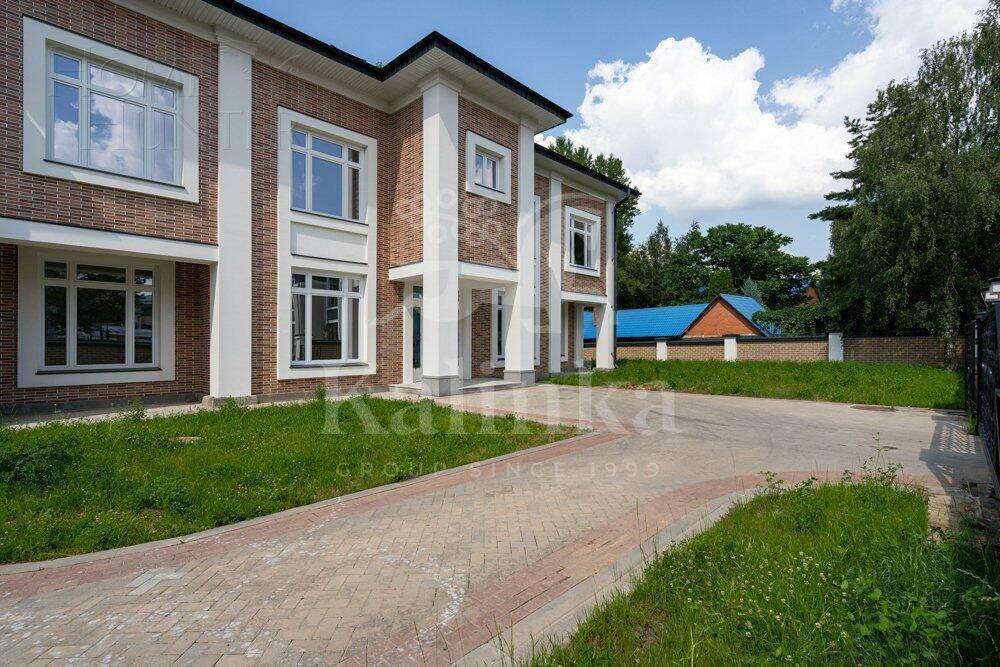 2-этажный коттедж 660 м² с отделкой