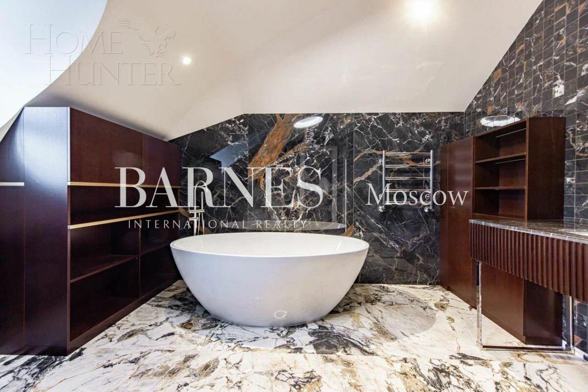 2-этажный коттедж 702 м² с отделкой