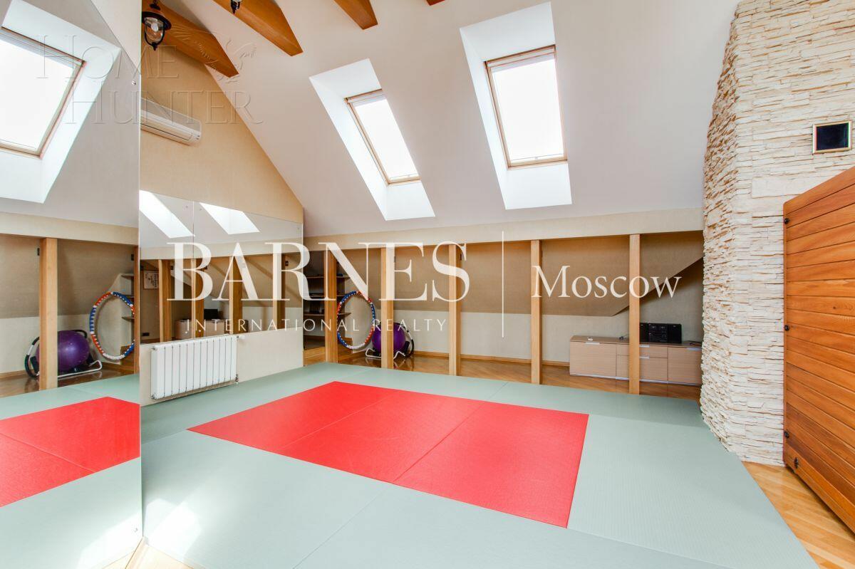 2-этажный коттедж 1 229 м² с отделкой