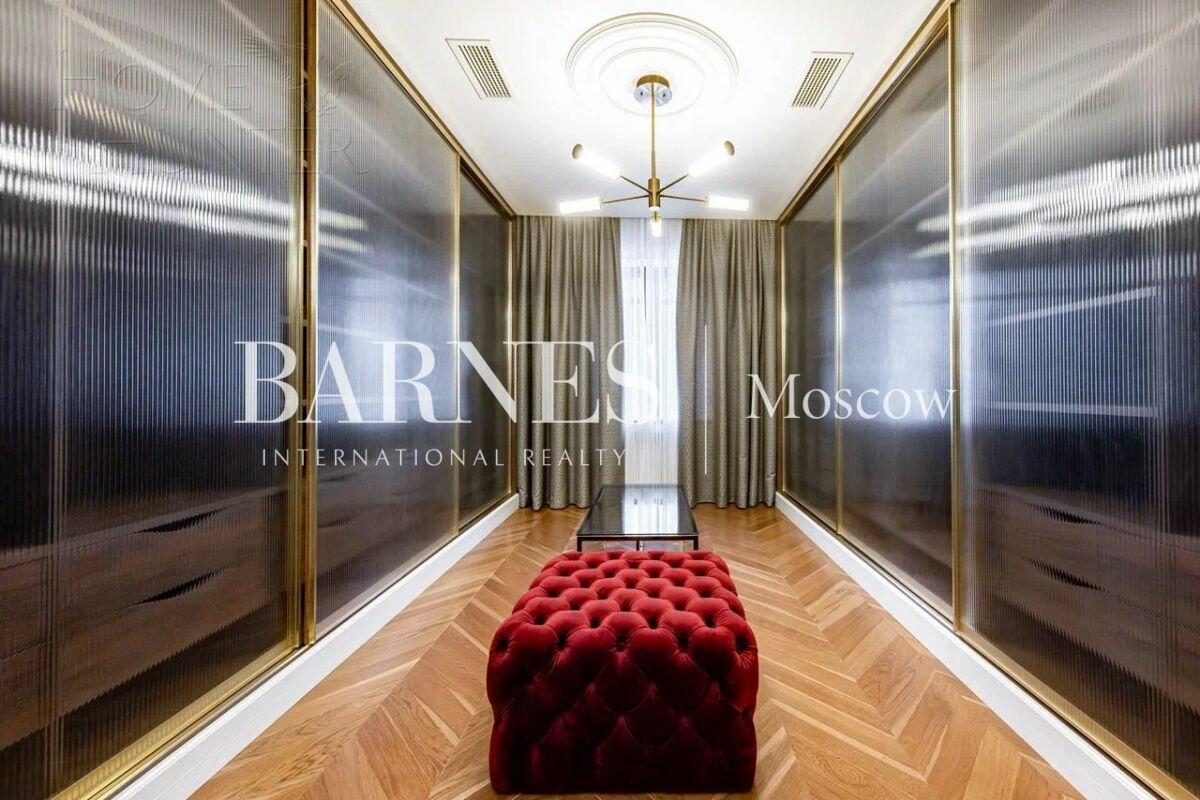 2-этажный коттедж 702 м² с отделкой