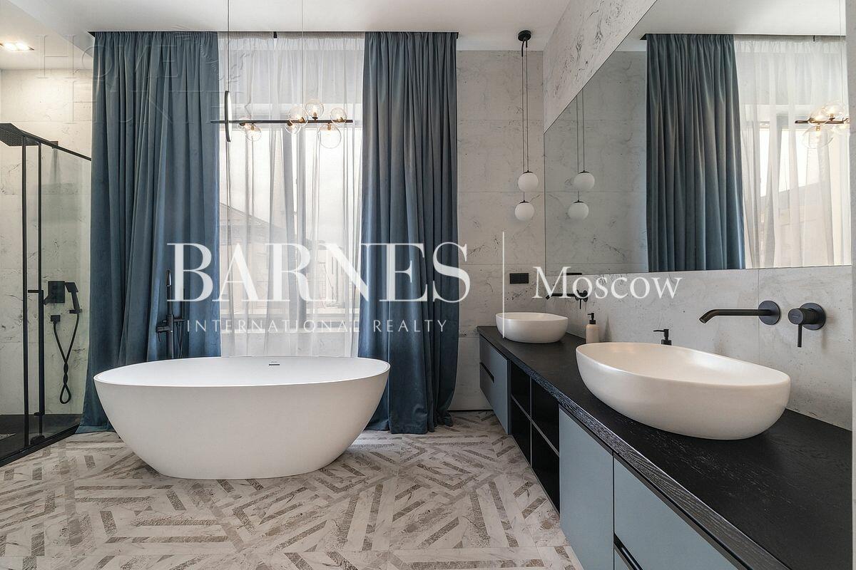 2-этажный коттедж 300 м² с отделкой