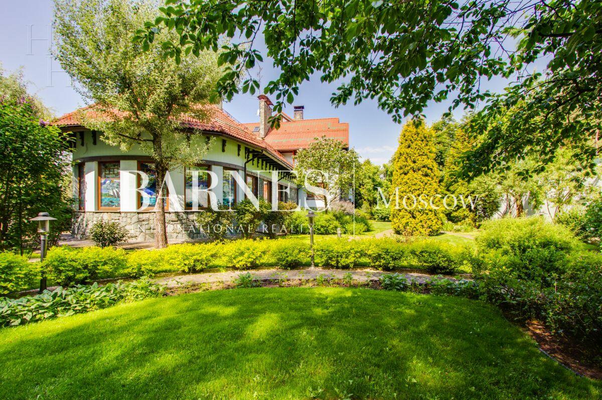 2-этажный коттедж 1 229 м² с отделкой