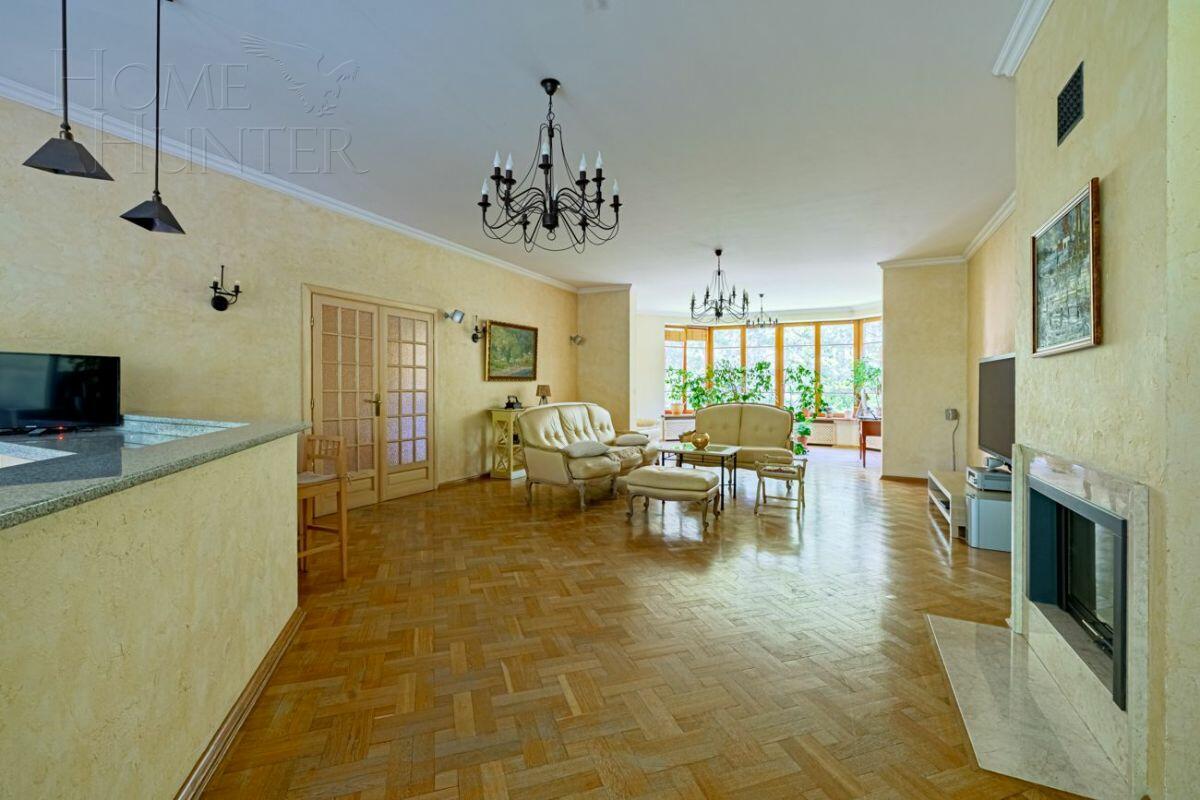 5-КОМН. КВАРТИРА С ОТДЕЛКОЙ 220.3 М² НА 2 ЭТАЖЕ