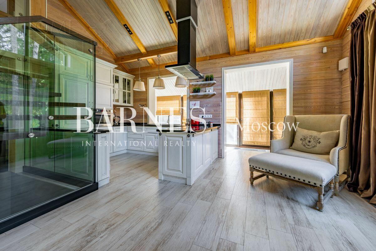 2-этажный коттедж 473.3 м² с отделкой