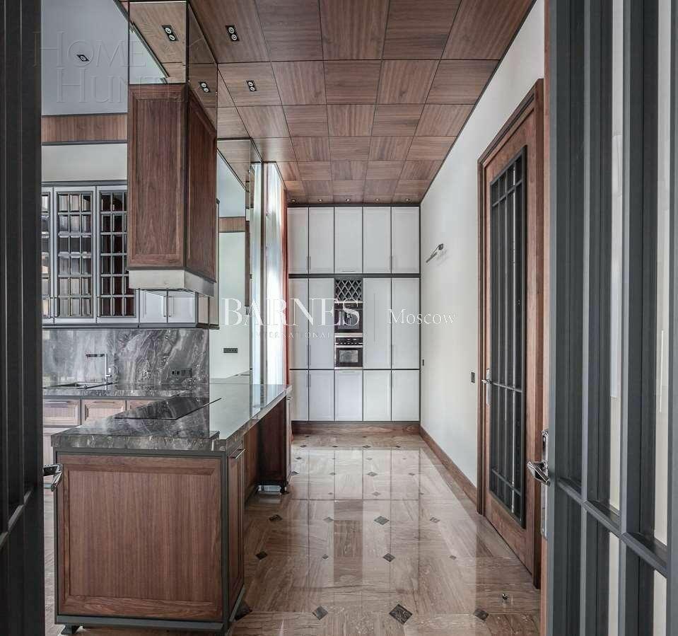 2-этажный коттедж 989.7 м² с отделкой