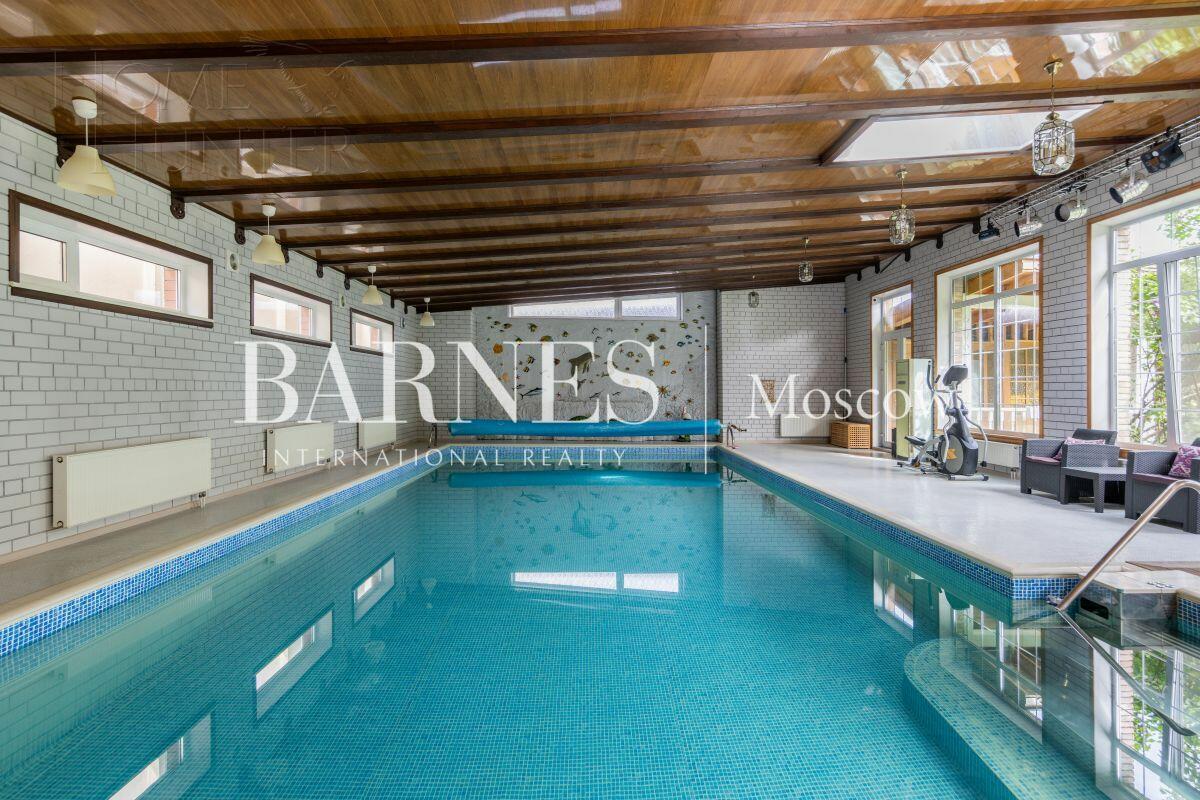 2-этажный коттедж 1 200 м² с отделкой