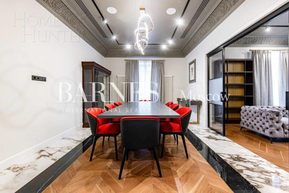 2-этажный коттедж 702 м² с отделкой