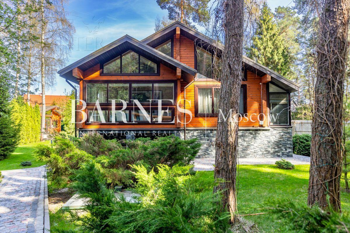 2-этажный коттедж 473.3 м² с отделкой