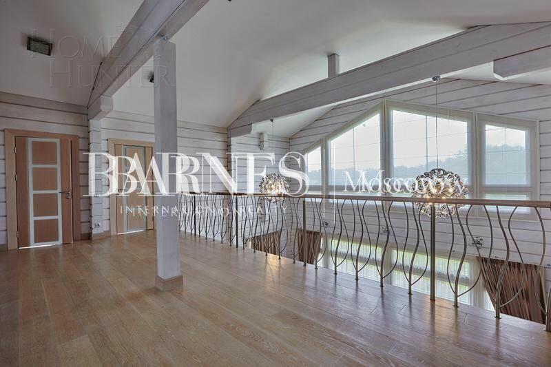 3-этажный коттедж 650 м² с отделкой