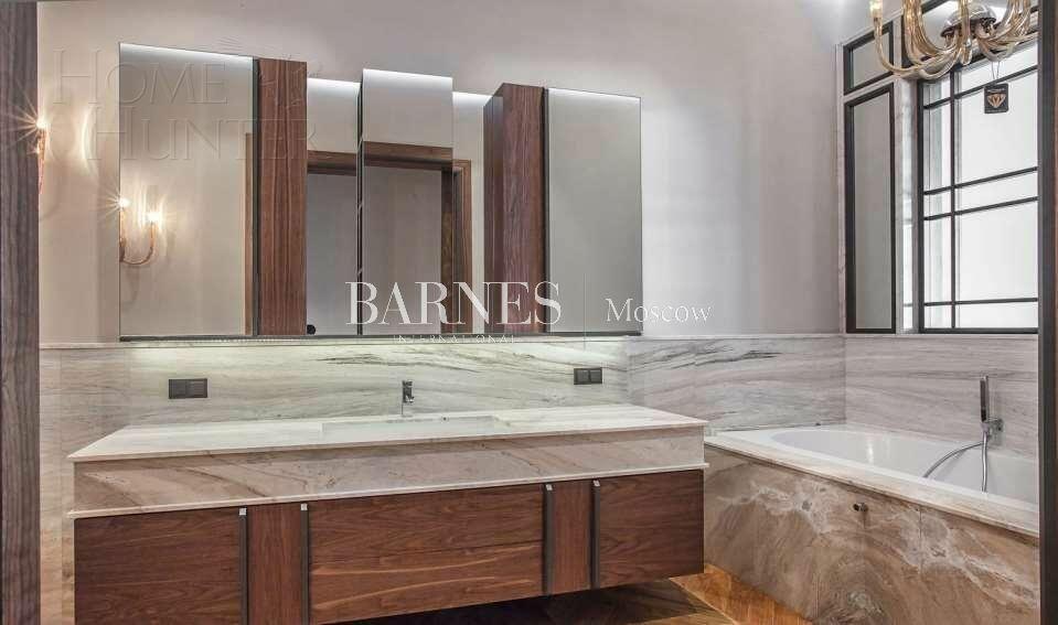 2-этажный коттедж 989.7 м² с отделкой