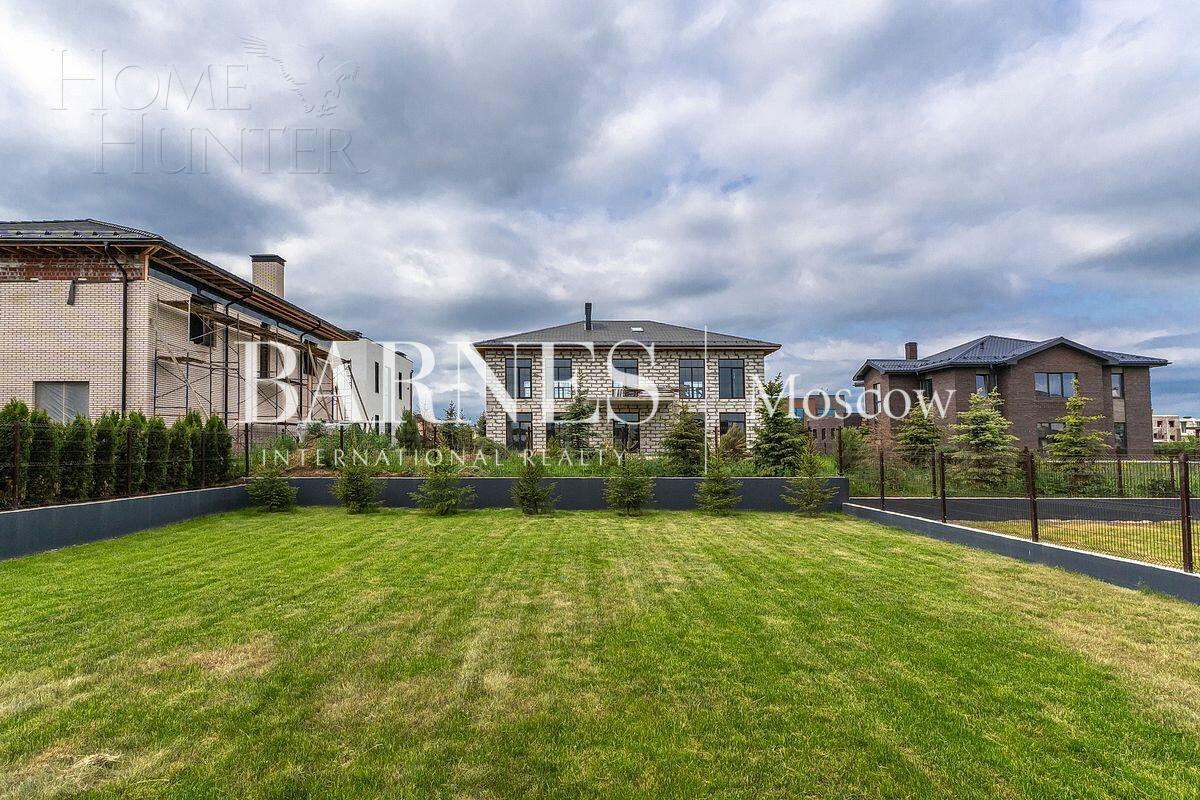 2-этажный коттедж 300 м² с отделкой