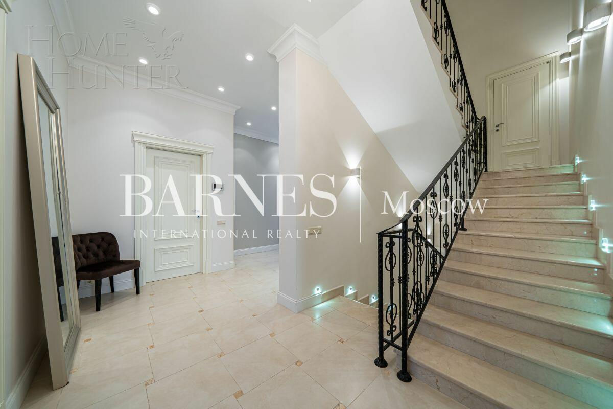 2-этажный коттедж 371 м² с отделкой