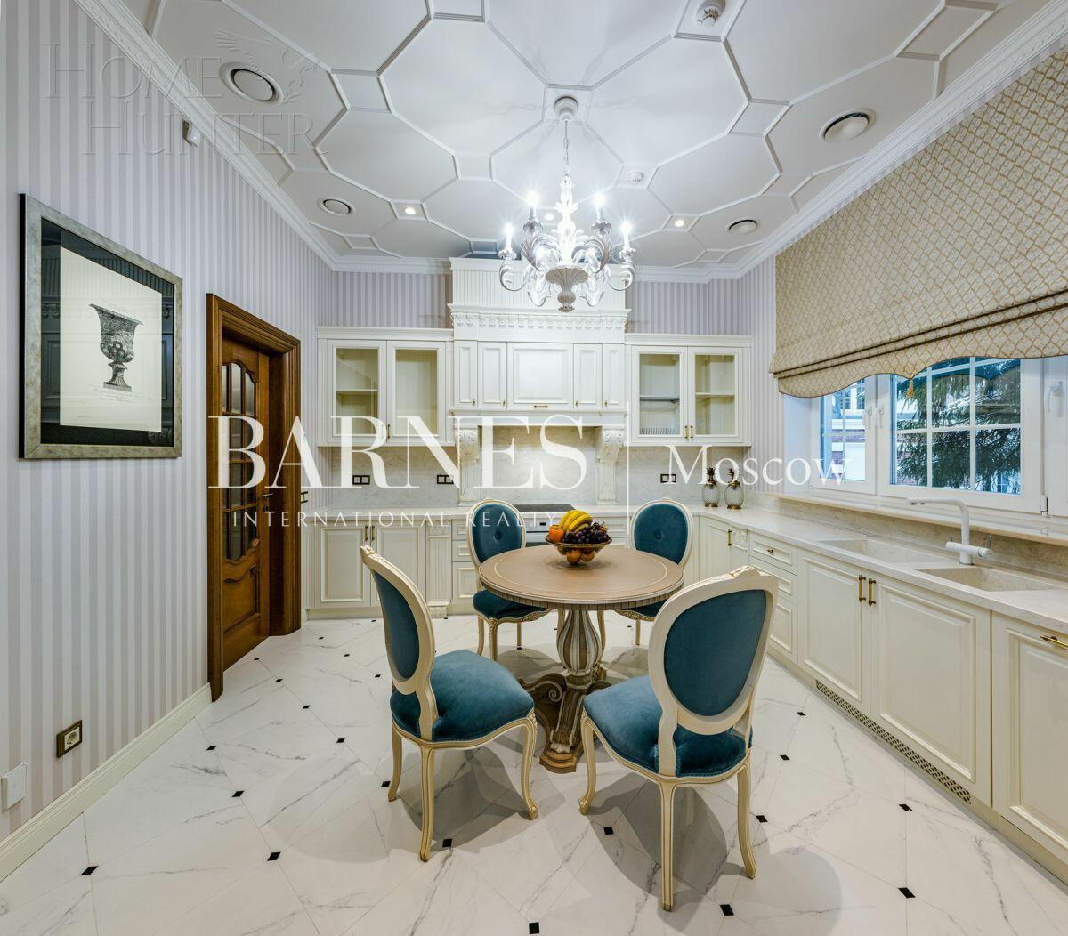 2-этажный коттедж 687 м² с отделкой