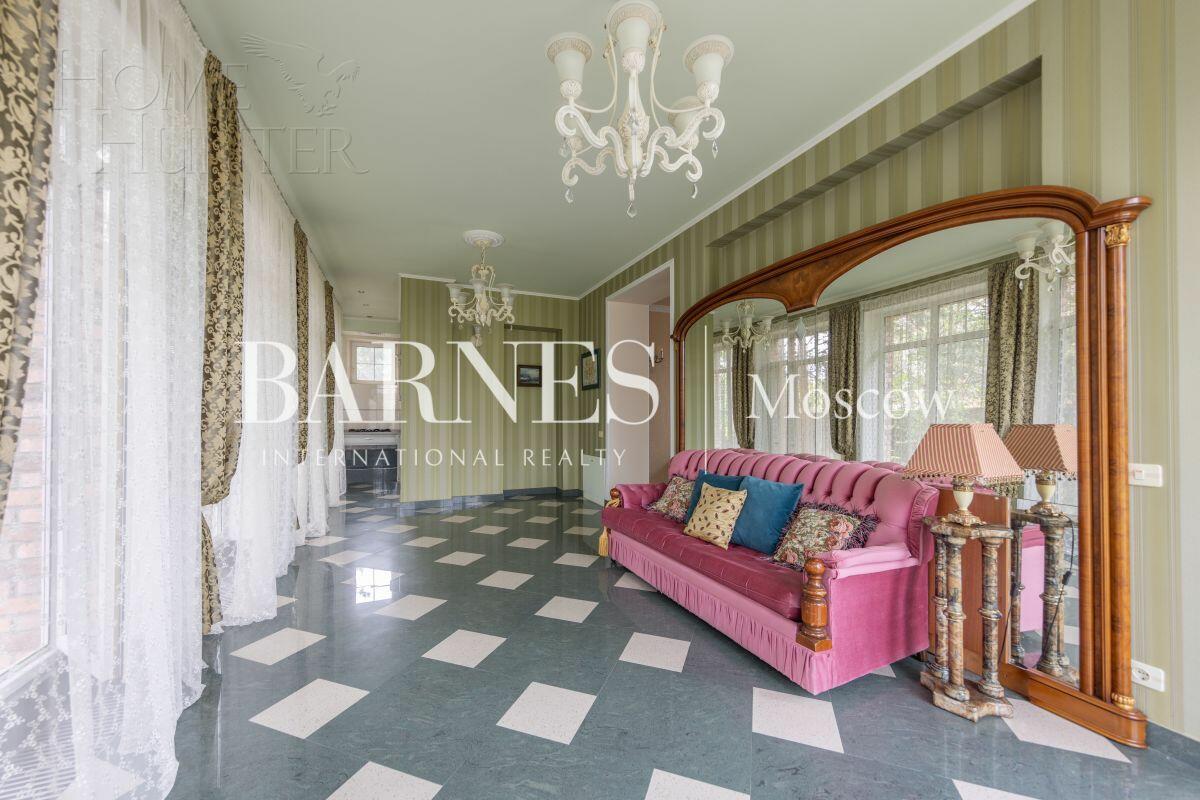 2-этажный коттедж 1 200 м² с отделкой