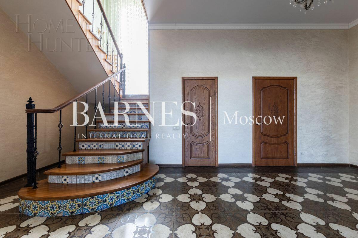 2-этажный коттедж 343.5 м² с отделкой