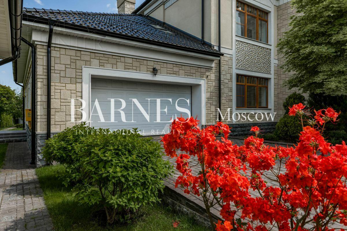 2-этажный коттедж 700 м² с отделкой