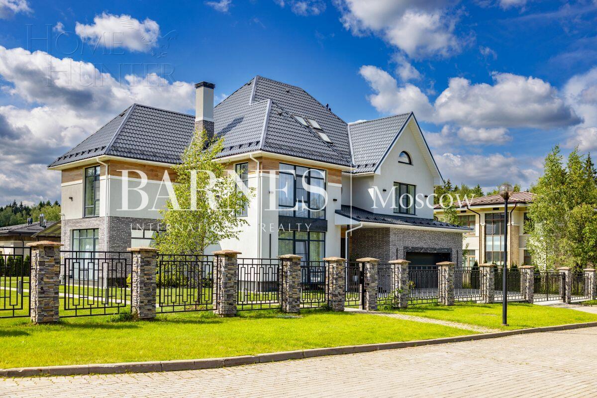 2-этажный коттедж 600 м² с отделкой